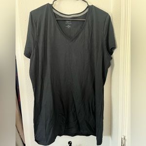 Black fruit of the loom shirt